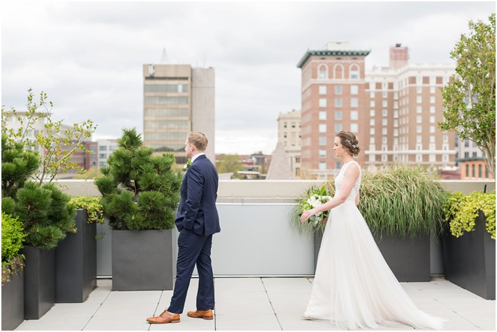 downtown rooftop first look ryan and alyssa photography