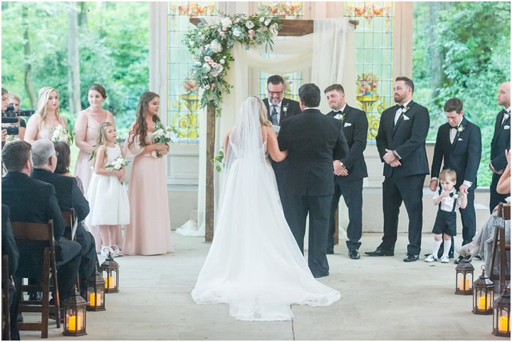 outdoor elegant late spring ceremony by ryan and alyssa photography