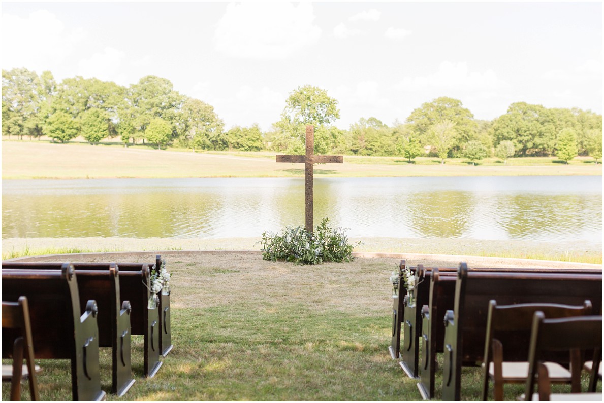 outdoor ceremony at the oaks greenville sc