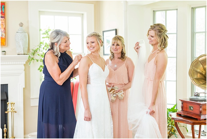 mother daughter wedding getting ready 