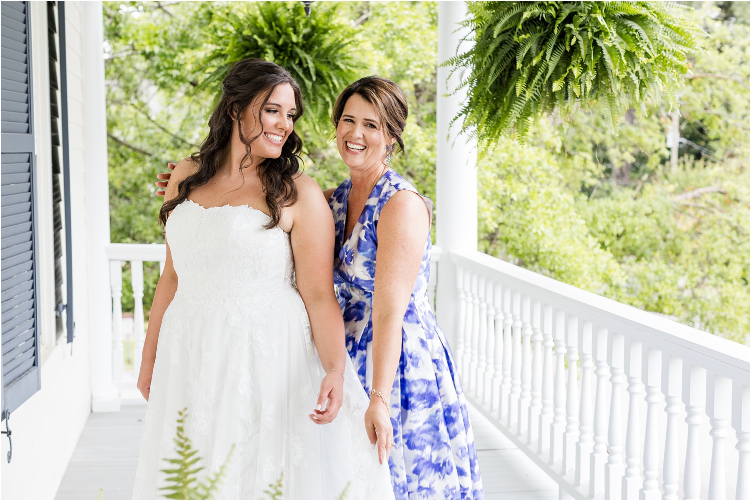 bride South Carolina getting ready